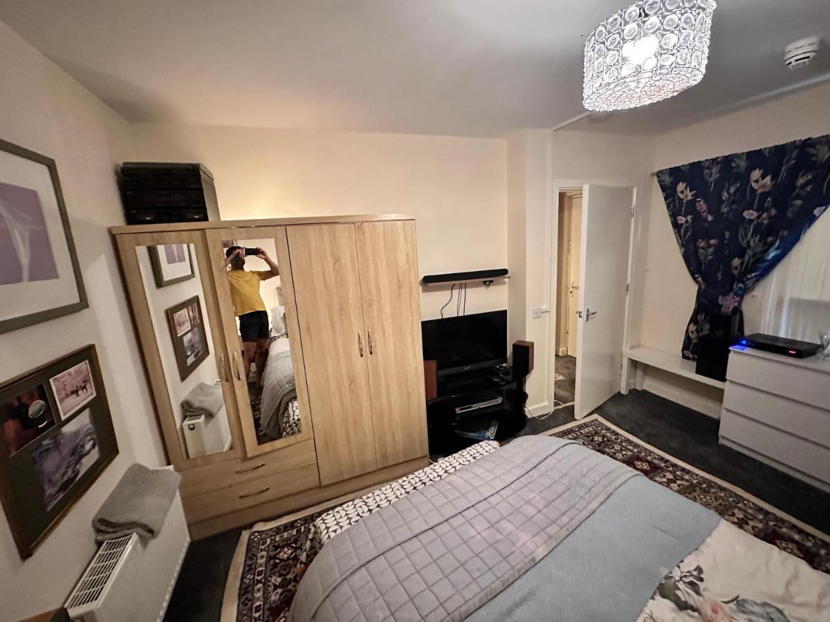 Private Room. In Zone 2 In Cousy Flat London Exterior photo